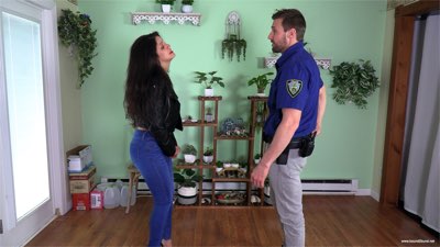 Jasmine St James: Arrested At The Mall (MP4)