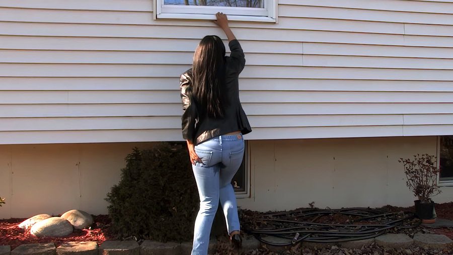soaking_those_jeans_upscaled_900.jpg